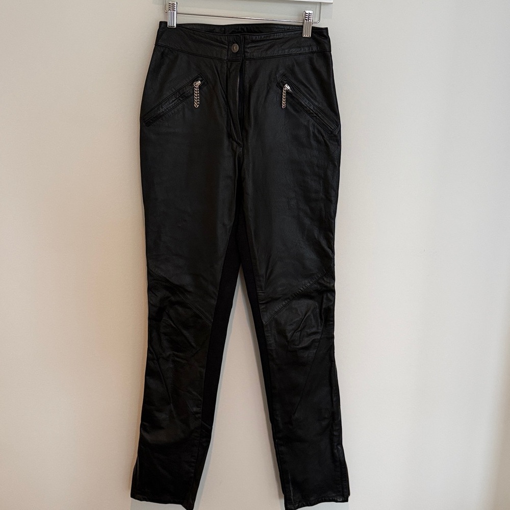 Harley Davidson Leather Pant
Size 10
Excellent condition
Fully lined
